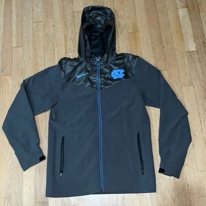 UNC Tarheels Logo Nike Windbreaker